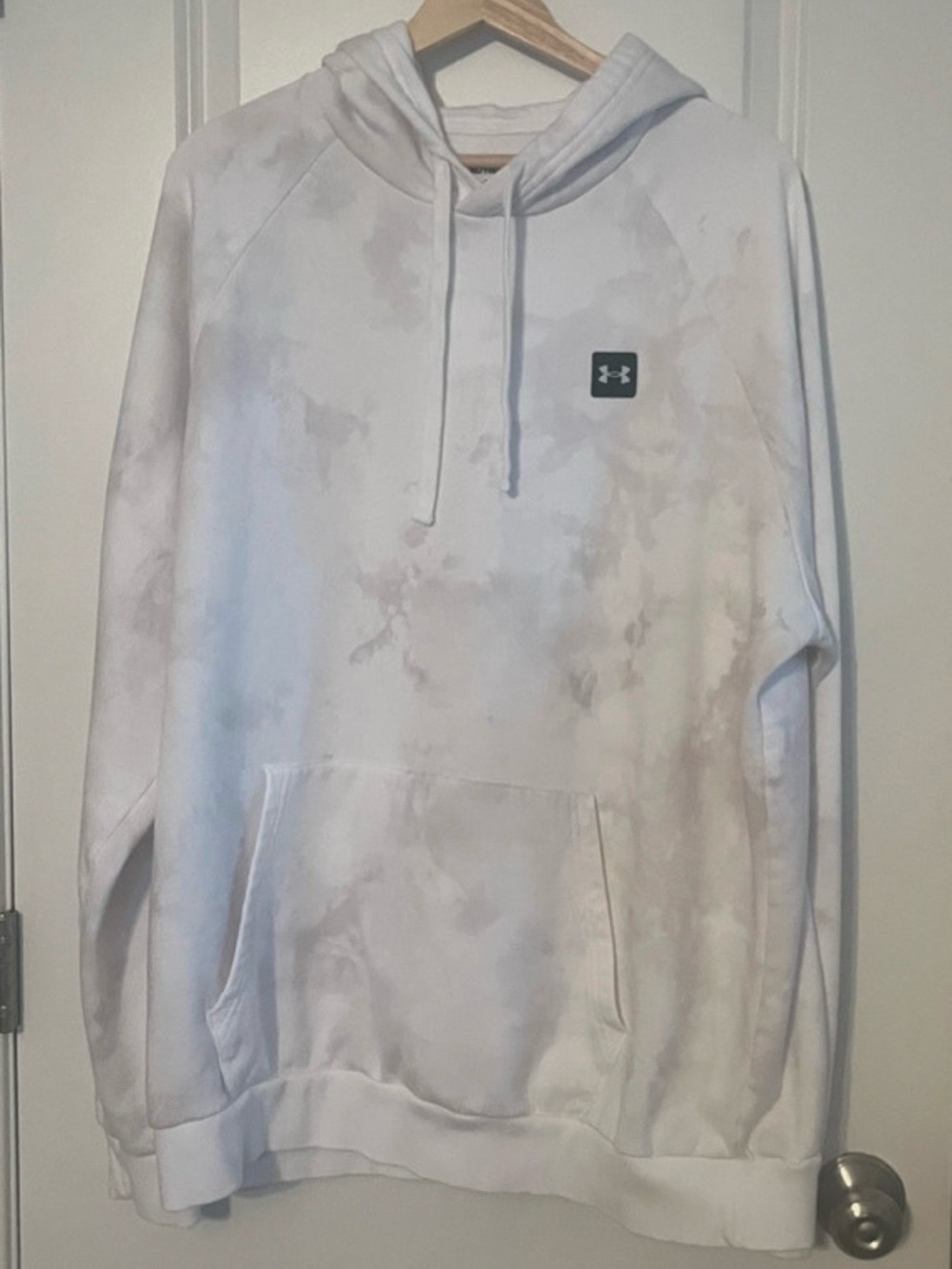 Under Armour Men’s White Tie-Dye Pullover Hoodie